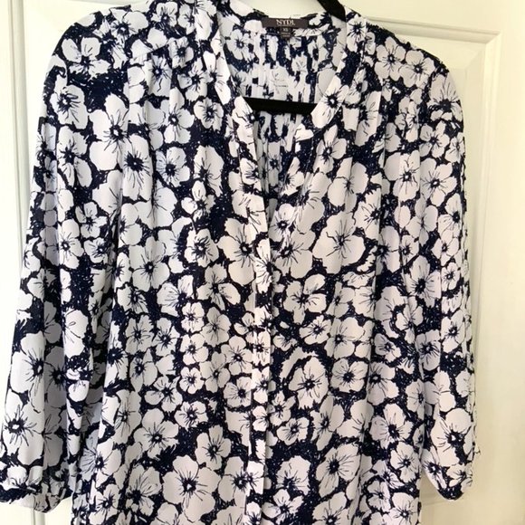 NYDJ floral split neck pin tuck blouse Size XS - Picture 1 of 3